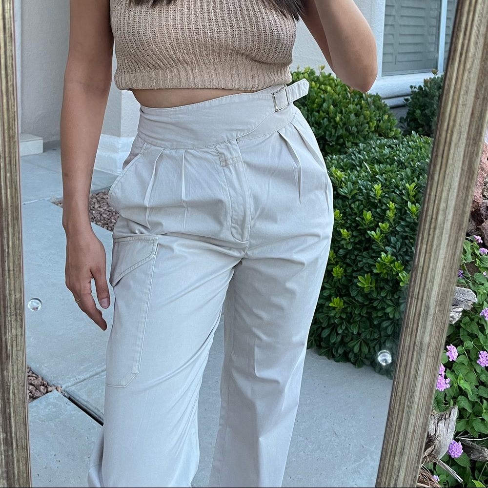 FREE PEOPLE “CLOSED” Brand beige adjustable waist Cargo pants/trousers 🫶